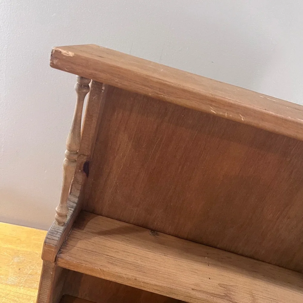 Vtg Rustic Wood Wall Shelf Spindle Detail Farmhouse Curio Spice‎ Rack Brown
